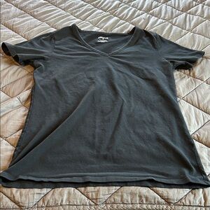 Duluth Trading Co Black V-Neck Tee